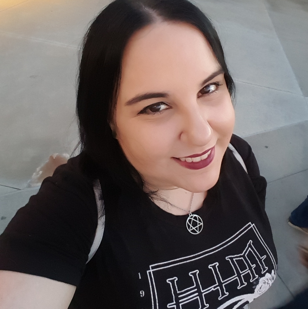 Meet your Posher, Adri!